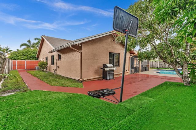 5270 NW 73rd Way, Lauderhill, FL 33319