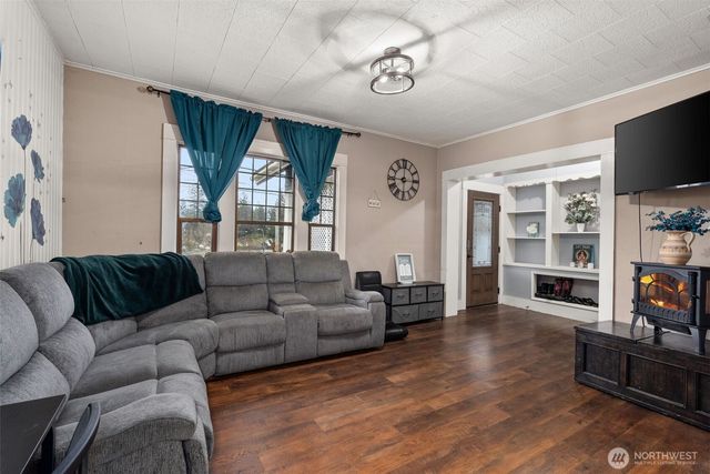 610 Barnhart Street, Raymond, WA 98577