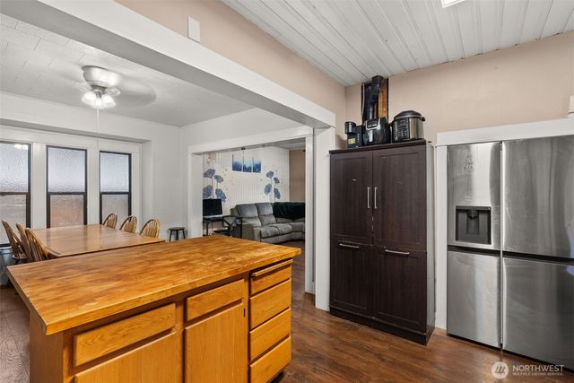 610 Barnhart Street, Raymond, WA 98577