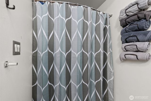 610 Barnhart Street, Raymond, WA 98577