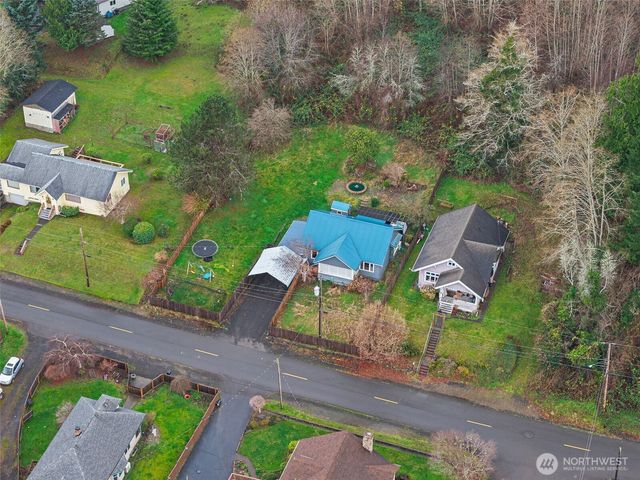 610 Barnhart Street, Raymond, WA 98577