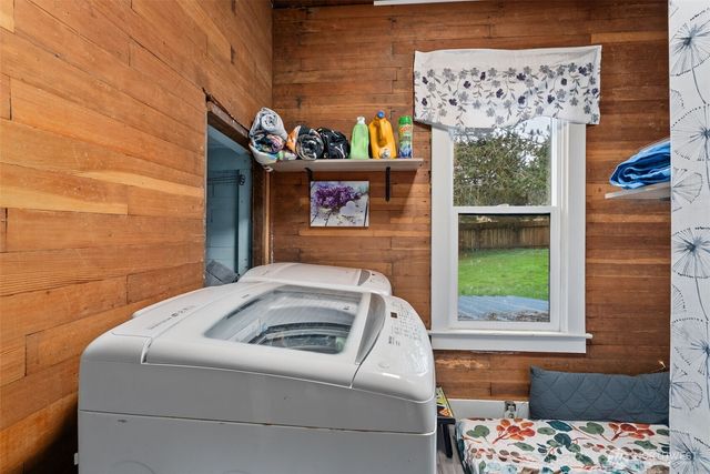 610 Barnhart Street, Raymond, WA 98577