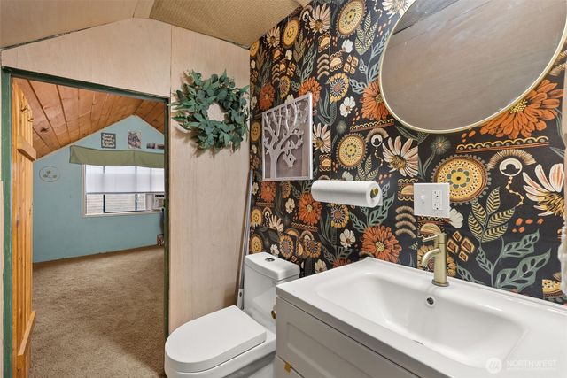 610 Barnhart Street, Raymond, WA 98577