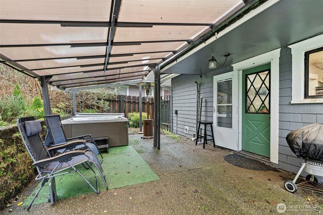 610 Barnhart Street, Raymond, WA 98577