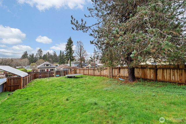 610 Barnhart Street, Raymond, WA 98577