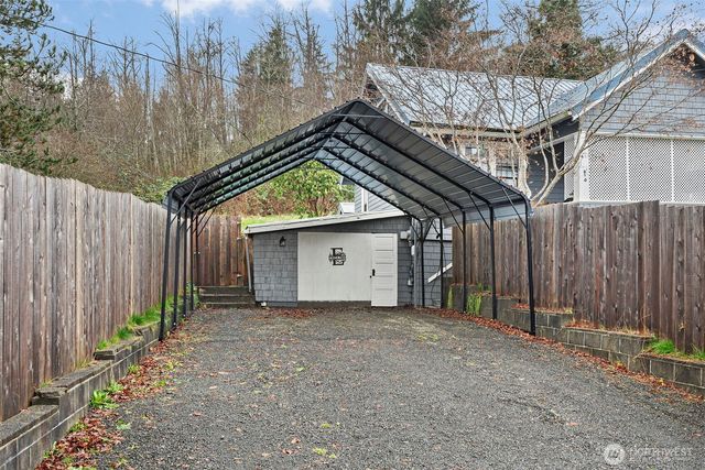 610 Barnhart Street, Raymond, WA 98577