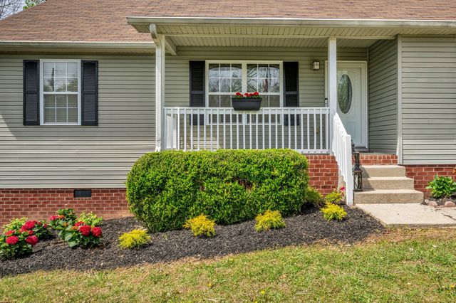 504 Hunter Ct, White Bluff, TN 37187