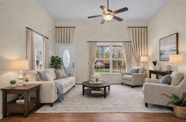 504 Hunter Ct, White Bluff, TN 37187