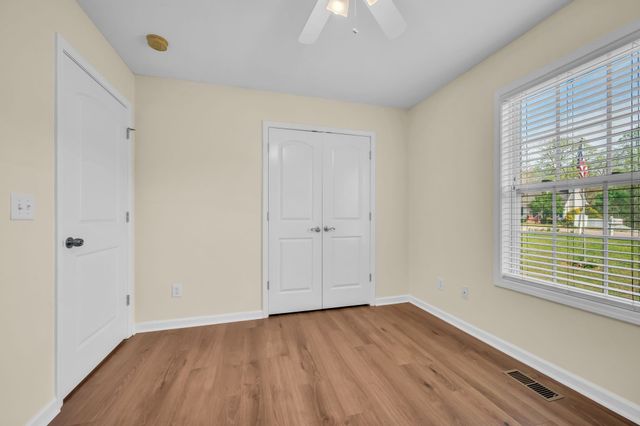 504 Hunter Ct, White Bluff, TN 37187