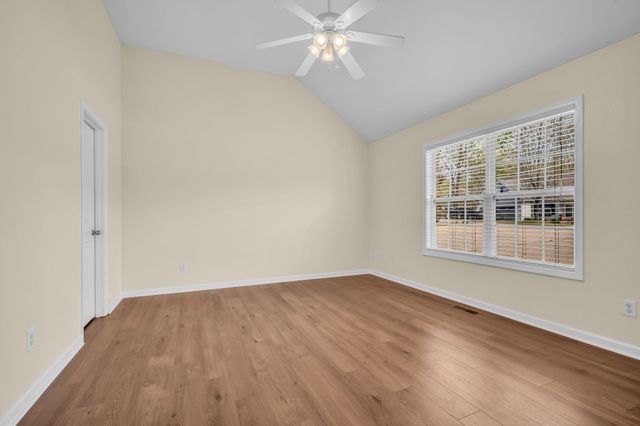 504 Hunter Ct, White Bluff, TN 37187