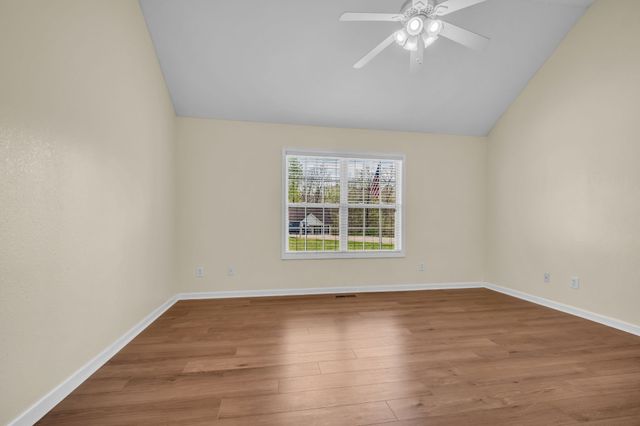 504 Hunter Ct, White Bluff, TN 37187