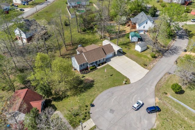 504 Hunter Ct, White Bluff, TN 37187