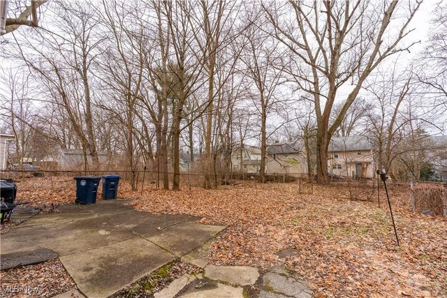 416 Bacon Avenue, Akron, OH 44320