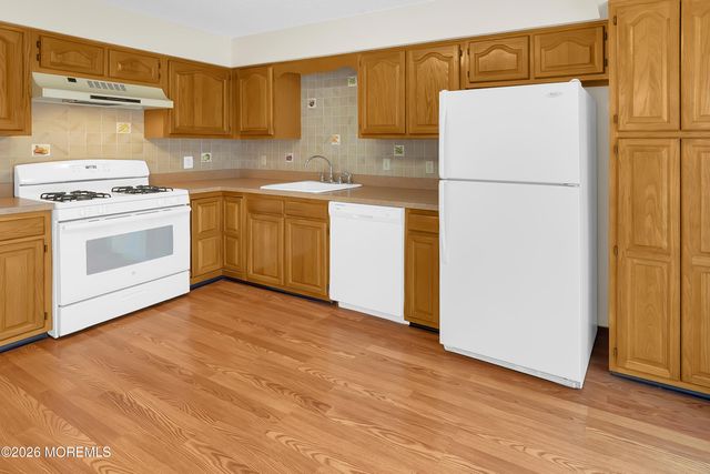 73 Tarpon Drive 7003, Sea Girt, NJ 08750