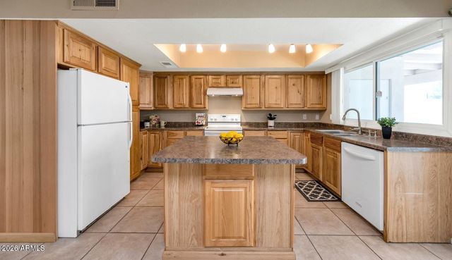 7839 E VERNON Avenue, Scottsdale, AZ 85257