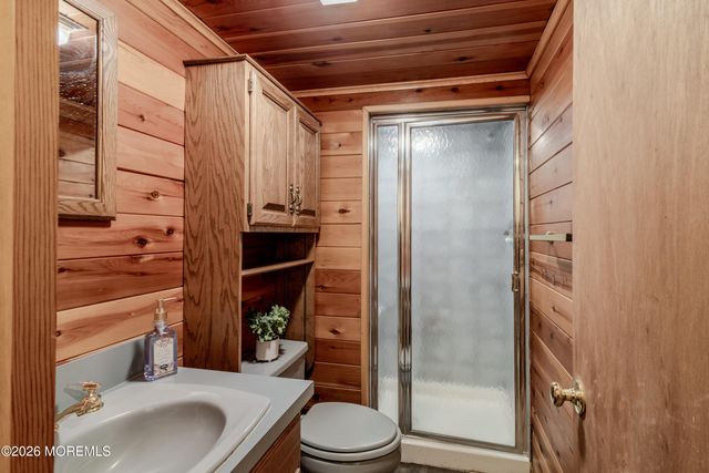 17 Stephens Drive, East Brunswick, NJ 08816