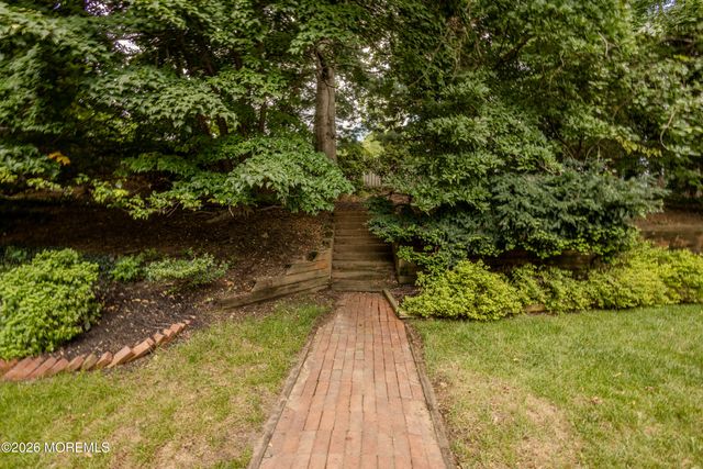 17 Stephens Drive, East Brunswick, NJ 08816