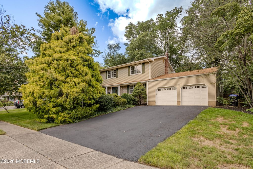 17 Stephens Drive, East Brunswick, NJ 08816