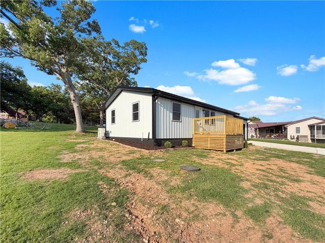 26657 Waterview Drive, Warsaw, MO 65355