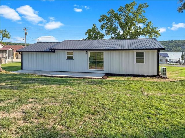 26657 Waterview Drive, Warsaw, MO 65355