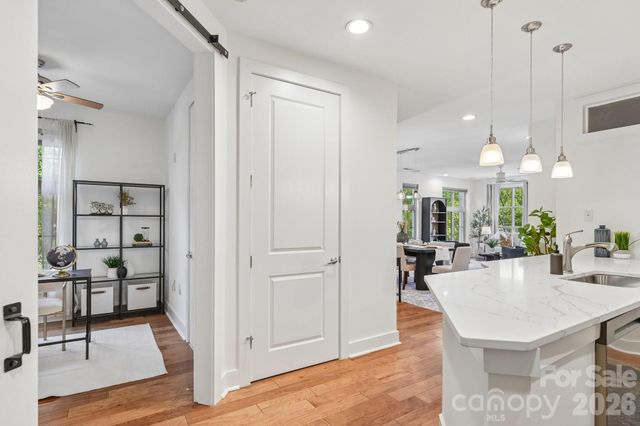 1101 W 1st Street 301, Charlotte, NC 28202