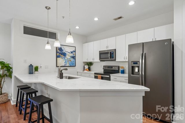 1101 W 1st Street 301, Charlotte, NC 28202