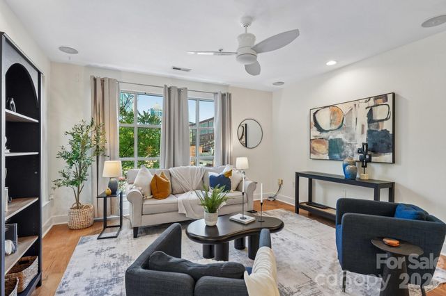 1101 W 1st Street 301, Charlotte, NC 28202