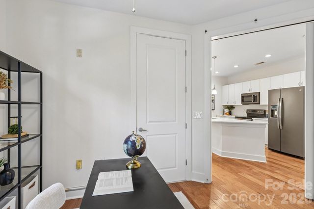 1101 W 1st Street 301, Charlotte, NC 28202