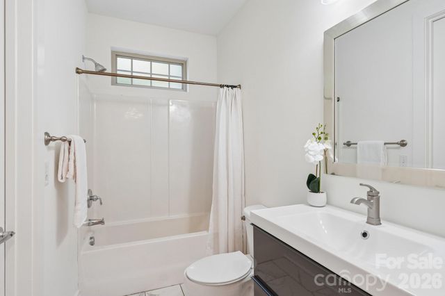 1101 W 1st Street 301, Charlotte, NC 28202