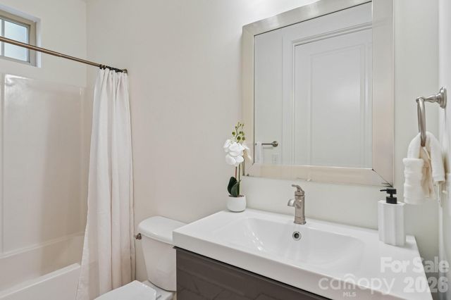 1101 W 1st Street 301, Charlotte, NC 28202