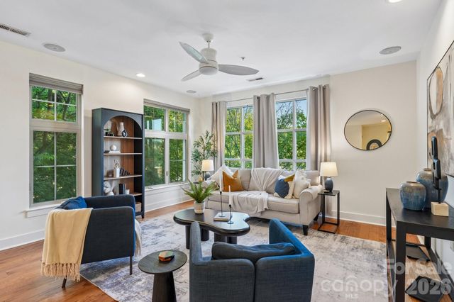 1101 W 1st Street 301, Charlotte, NC 28202