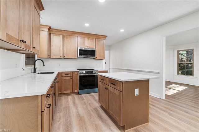 103 Osprey PT, Yorktown, VA 23692