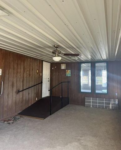 219 Arthur Drive, Howardwick, TX 79226