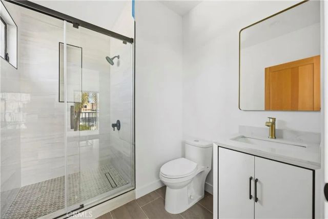 10156 Regent, Los Angeles, CA 90034