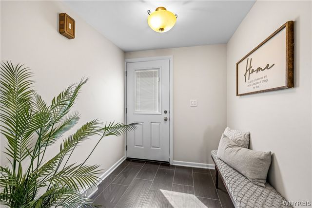 238 Brockmoore Drive, Amherst, NY 14051