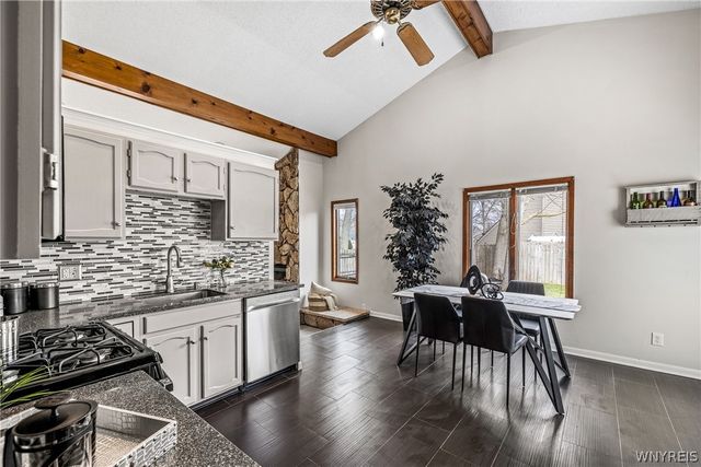 238 Brockmoore Drive, Amherst, NY 14051