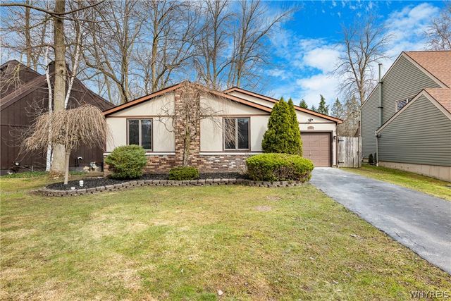 238 Brockmoore Drive, Amherst, NY 14051