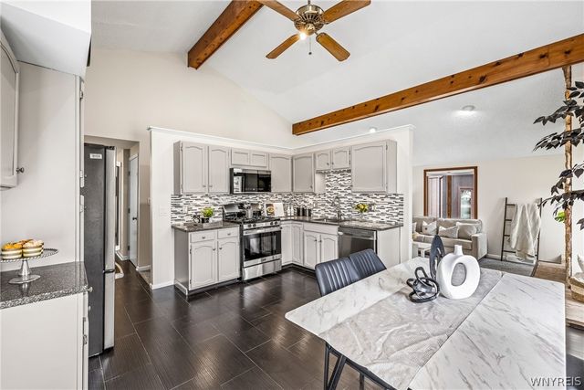 238 Brockmoore Drive, Amherst, NY 14051