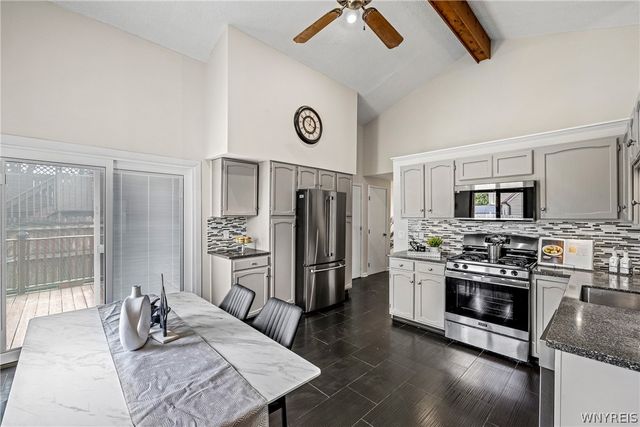 238 Brockmoore Drive, Amherst, NY 14051