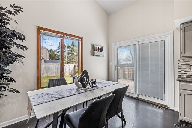 238 Brockmoore Drive, Amherst, NY 14051