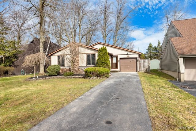 238 Brockmoore Drive, Amherst, NY 14051