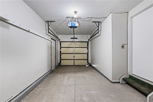 238 Brockmoore Drive, Amherst, NY 14051