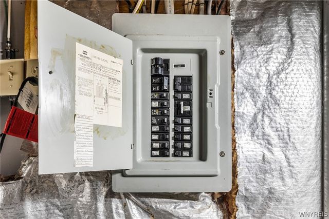 238 Brockmoore Drive, Amherst, NY 14051