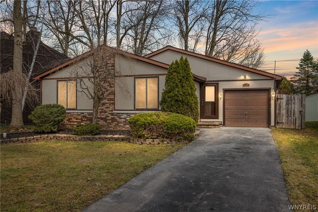 238 Brockmoore Drive, Amherst, NY 14051