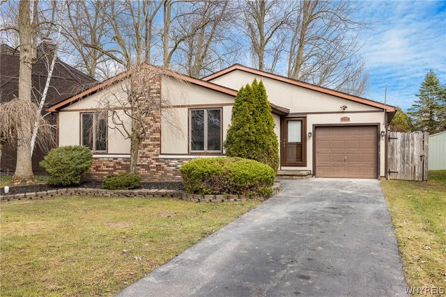 238 Brockmoore Drive, Amherst, NY 14051