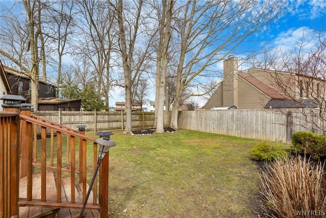 238 Brockmoore Drive, Amherst, NY 14051