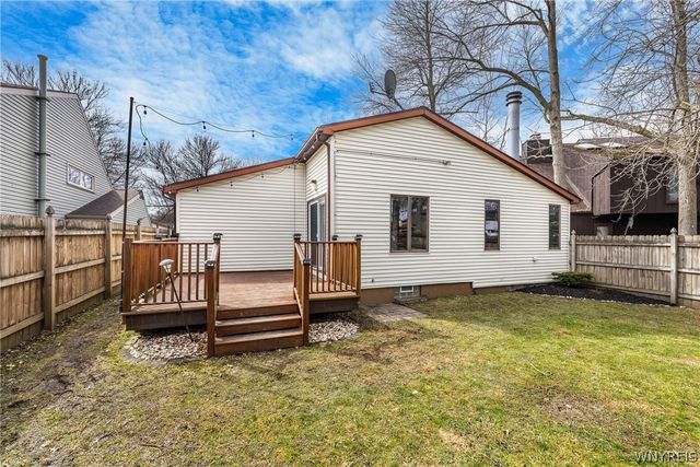 238 Brockmoore Drive, Amherst, NY 14051