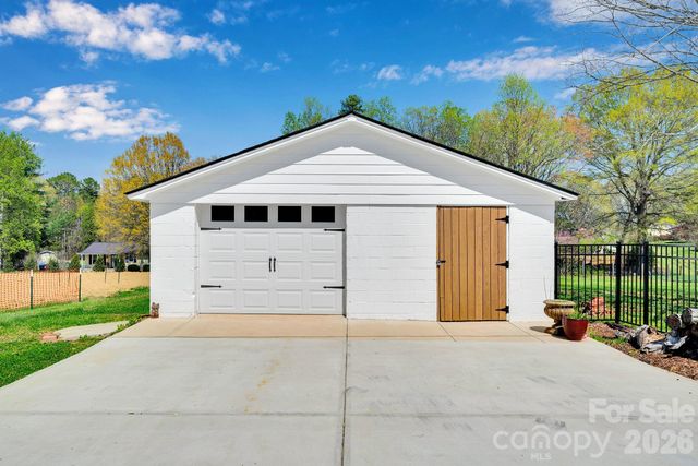 1252 Houston Mill Road, Conover, NC 28613