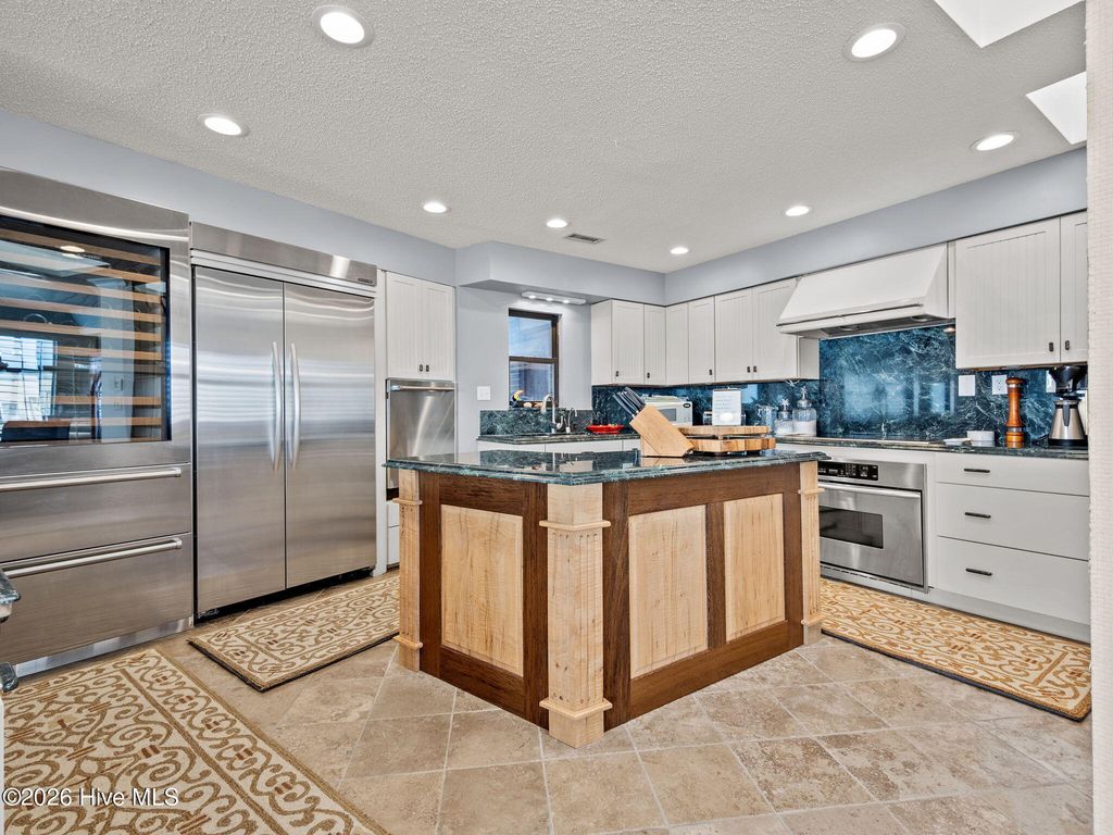 Image 6 of property listing at 1505 Salter Path Road M, Atlantic Beach, NC 28512