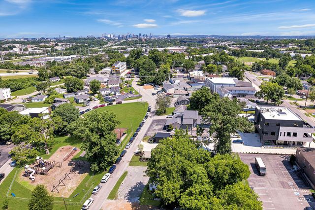 2818 Azalea Pl, Nashville, TN 37204
